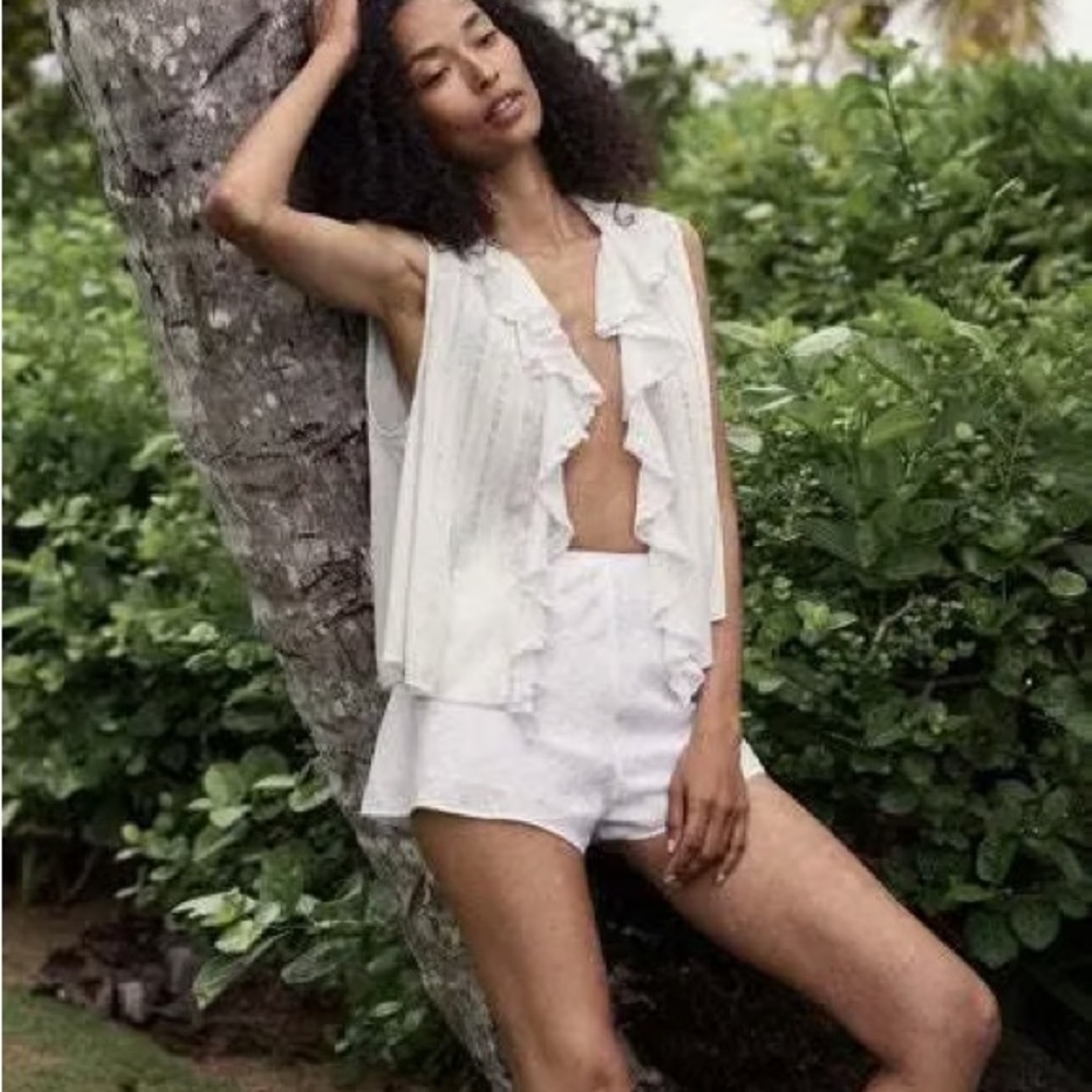 ISO! Doen Loren linen shorts in Salt